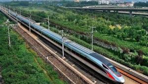 铁总：复兴号将推出国内“最快跨城快递 ”10小时送达